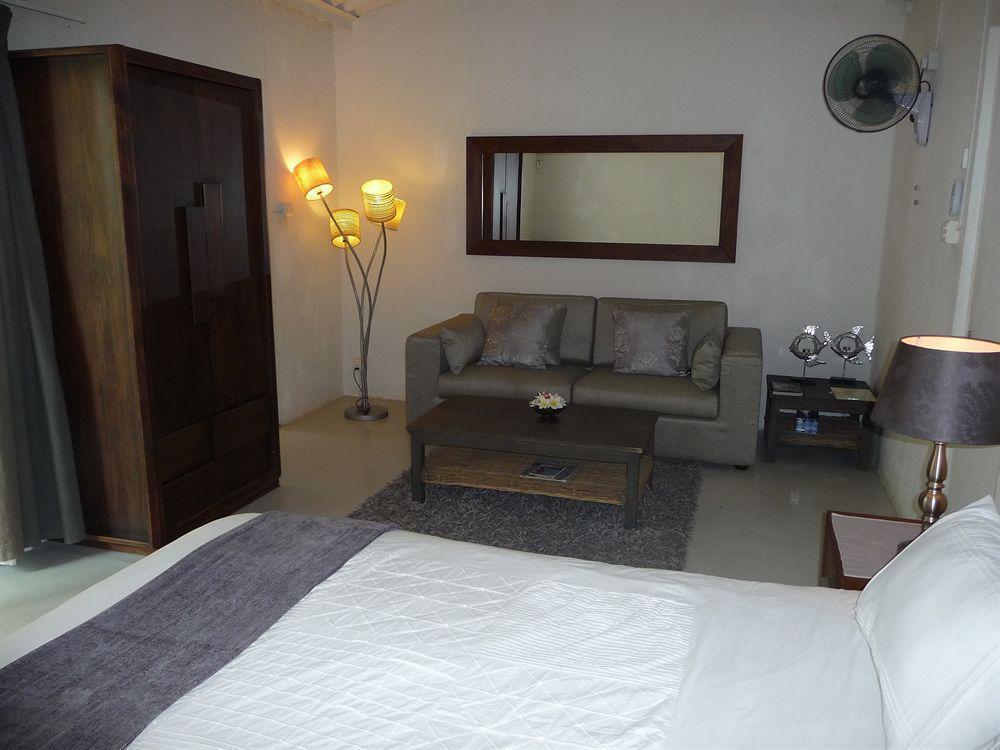Esprit Libre Restaurant & Guest House Grand Baie Exterior foto