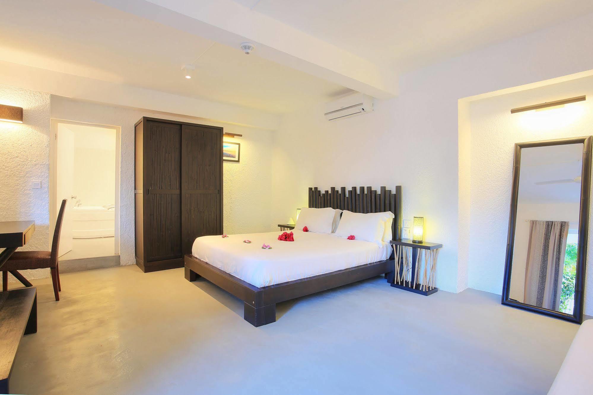 Esprit Libre Restaurant & Guest House Grand Baie Exterior foto
