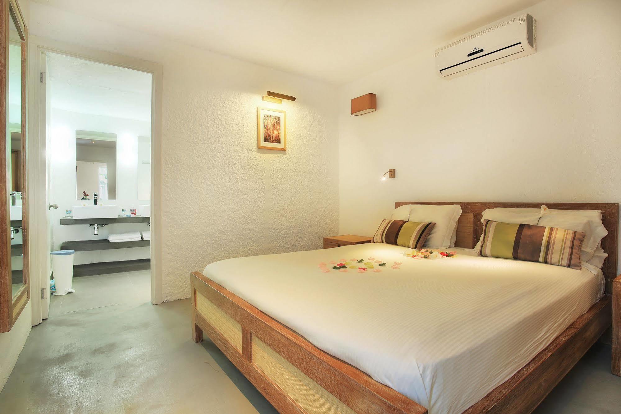 Esprit Libre Restaurant & Guest House Grand Baie Exterior foto