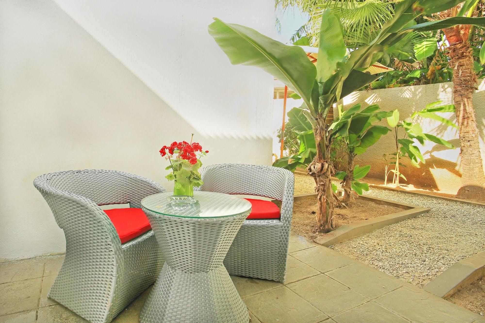 Esprit Libre Restaurant & Guest House Grand Baie Exterior foto