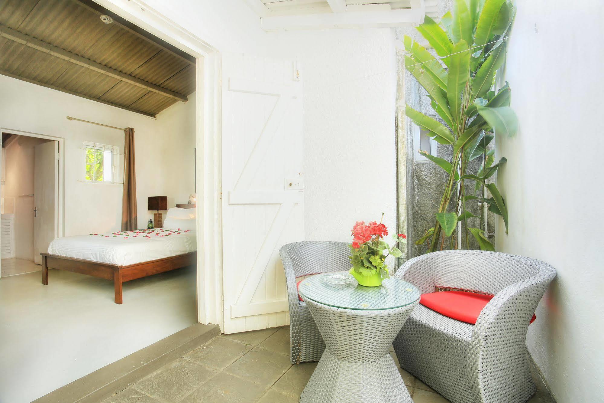 Esprit Libre Restaurant & Guest House Grand Baie Exterior foto